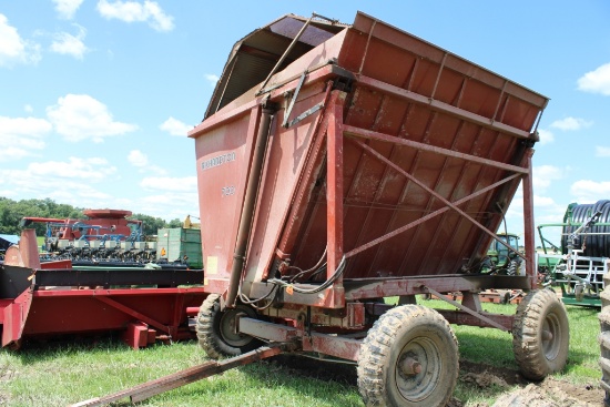 Rochester 700 Silage Side Dump Wagon