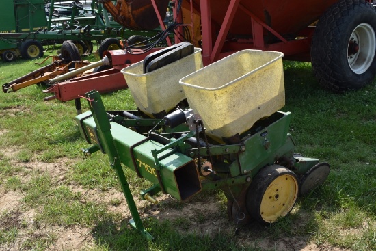 John Deere 7100 Planter