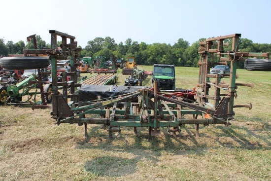 John Deere 3pt Field Cultivator
