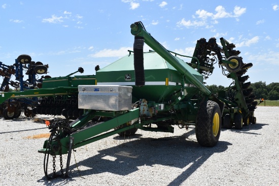John Deere 1560 Air Seeder