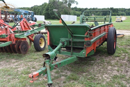 New Idea 200 Manure Spreader