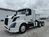 2016 Volvo VNL64T300 Semi Truck