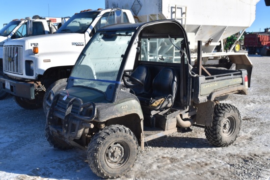John Deere 825i Gator