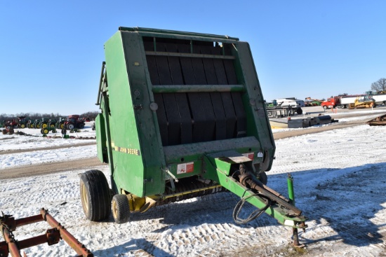 John Deere 535 Round Baler