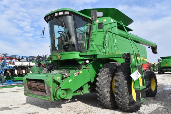 John Deere 9760 Combine