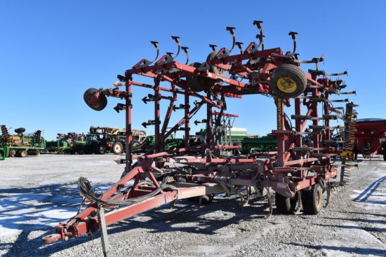 Sunflower 5135 Field Cultivator