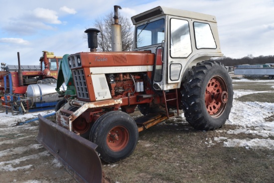 International 1066 Tractor