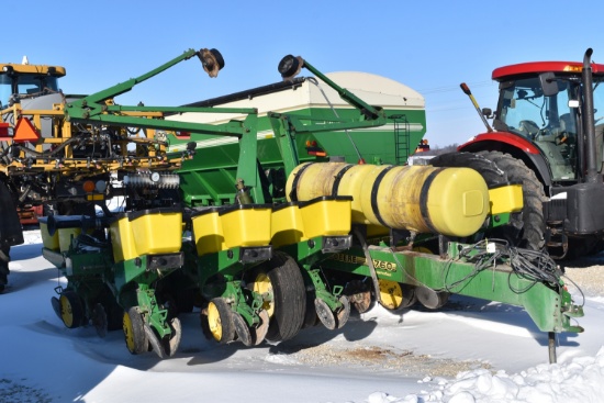John Deere 1760 Planter