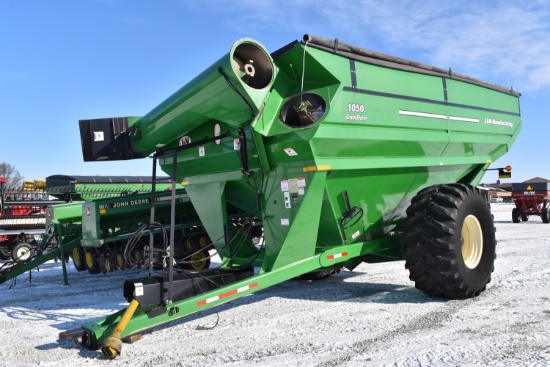J&M 1050 Grain Cart