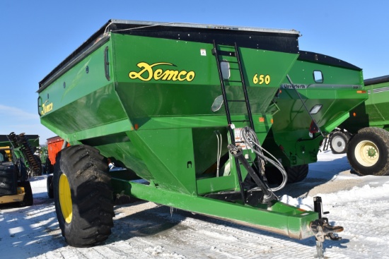 Demco 650 Grain Cart