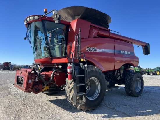 Case IH 5088 Combine, 2010