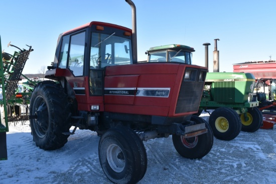 International 5088 Tractor