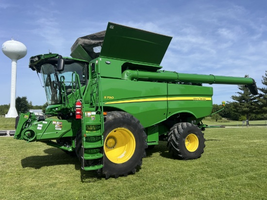 John Deere S790 Combine, 2023