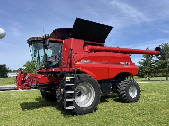 Case IH 7250 Combine, 2021