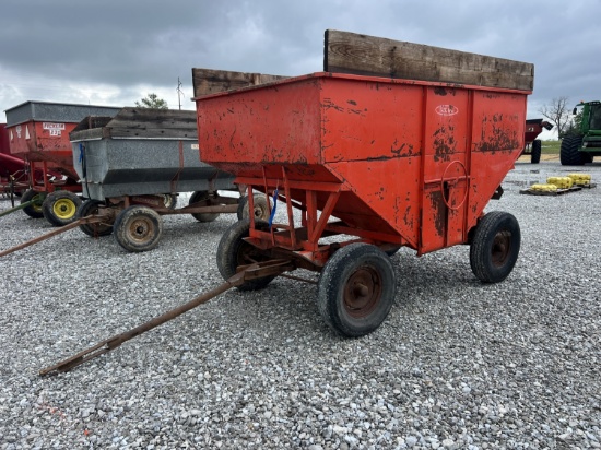 Farm King Gravity Wagon w/ Gear