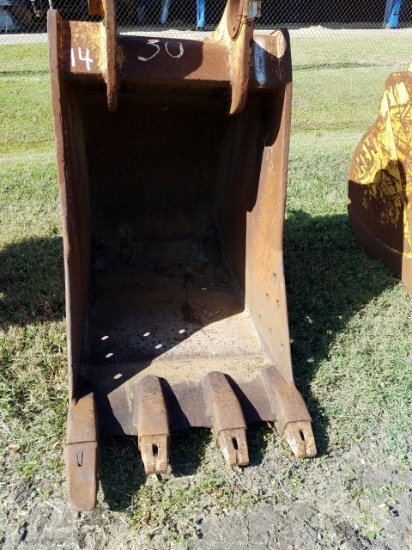 28" EXCAVATOR BUCKET