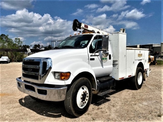 2011 Ford F750 service truck