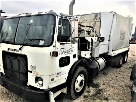 2007 Autocar Xpeditor WK side load garbage truck