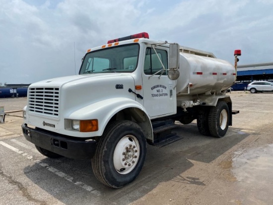 2001 International 4700 series single axle water