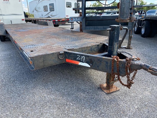 95 32FT CARHAULER TANDEM AXLE TRAILER