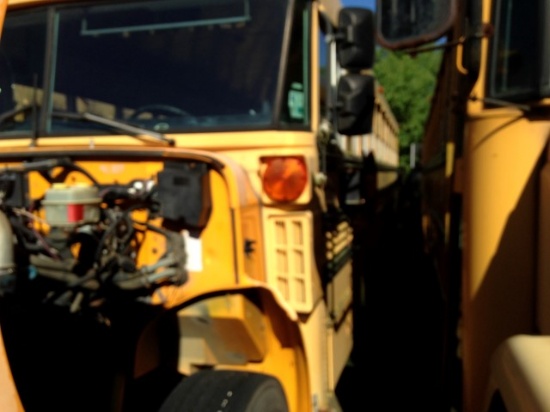 2001 BLUEBIRD 60 PASSENGER SCHOOL BUS