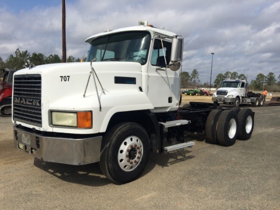 2001 MACK CH613 TANDEM AXLE TRUCK