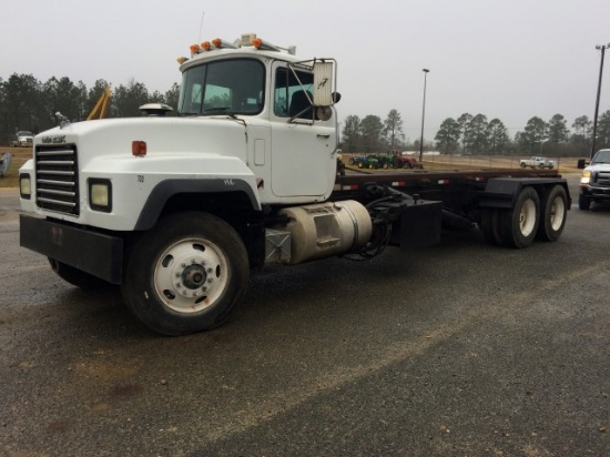 2001 MACK TANDOM AXLE ROLL OFF TRUCK