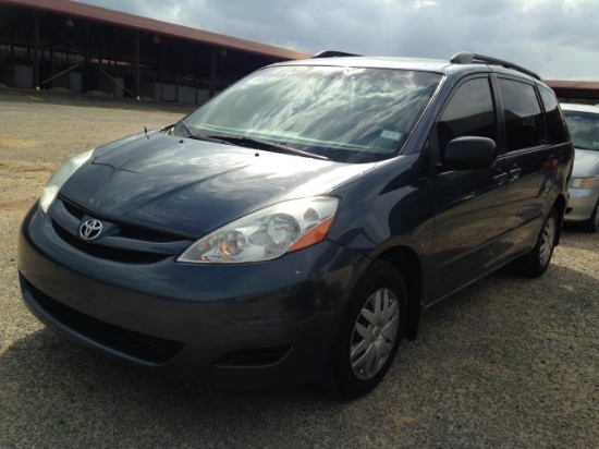 2008 TOYOTA SIENNA