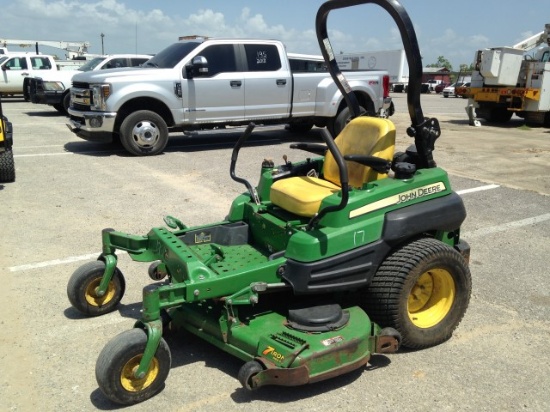 JOHN DEERE ZERO TURN 60' CUT