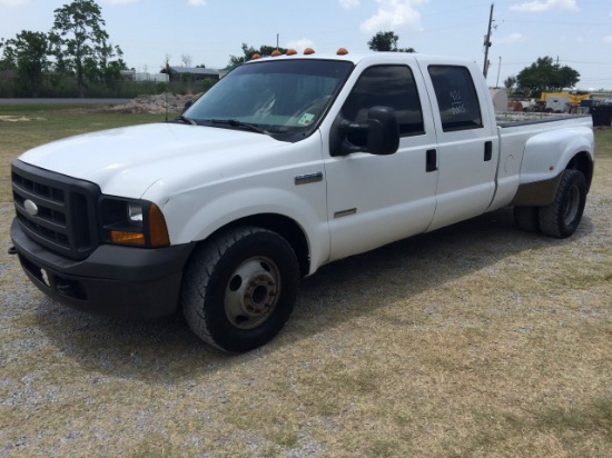 2005 FORD F350 WHITE