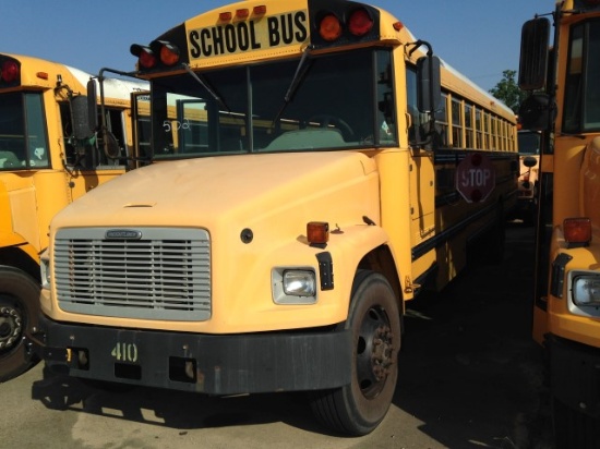 2004 FREGHTLINER THOMAS 62 PASSENGER BUS