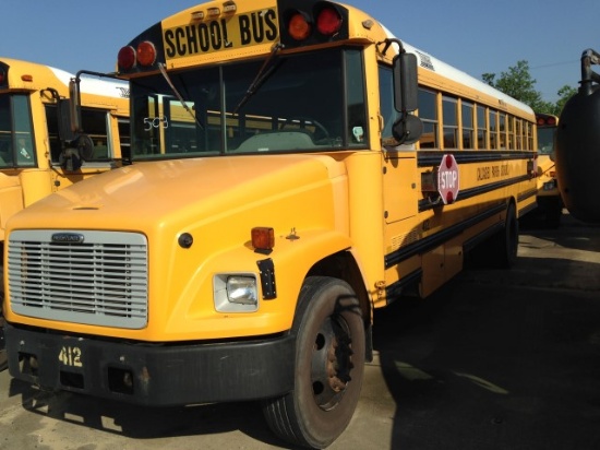 2004 FREGHTLINER THOMAS 62 PASSENGER BUS