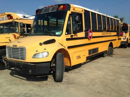 2011 THOMAS 53 PASSENGER LIFT BUS