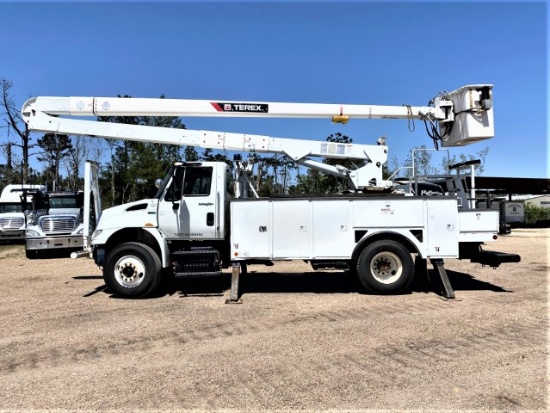 2012 International Durastar 4300SBA 4x2 bucket trk
