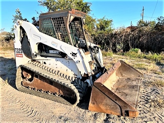 2008 Bobcat T320 skid steer loader