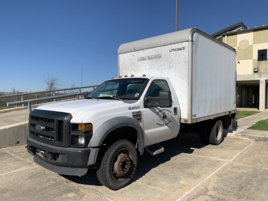 2008 Ford Super Duty F450 Box Truck w/a lift