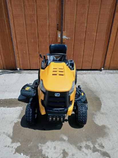 2016 Cub Cadet Xt1 Tractor Mower 46” cut