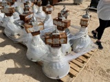 2 pallets of industrial lights (10)