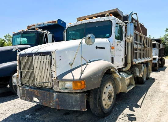 1994 International tandem axle water truck