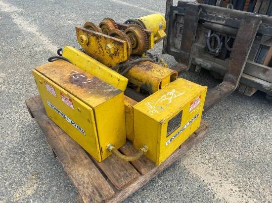 Robbins & Myers Engine Hoist