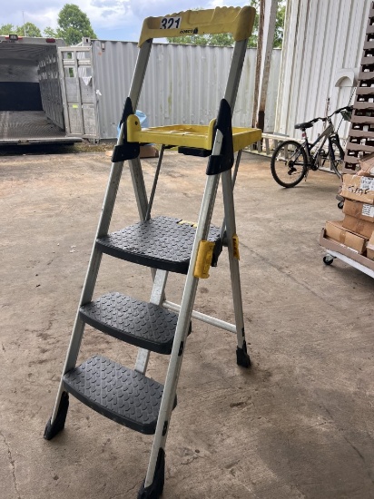 Cosco aluminum 3 step holding ladder