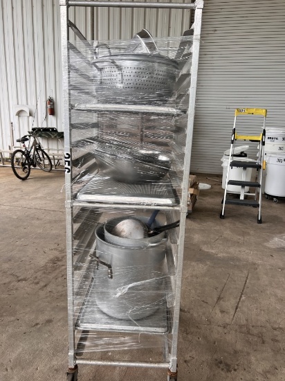 In load bun pan rack with 12- 18"x26" pans
