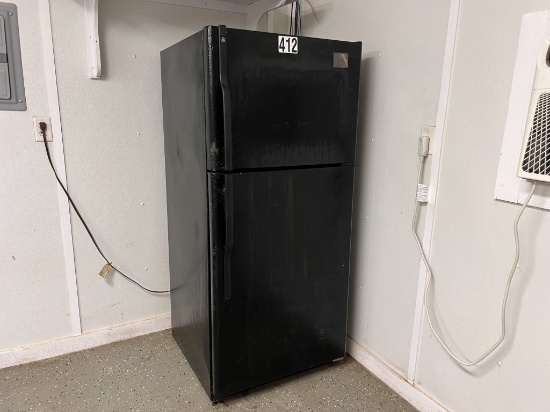 GE refridgerator/ freezer (black)
