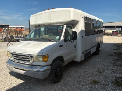 2003 Ford E-450 Champion Bus