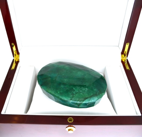 APP: 14.7k 1836.40CT Oval Cut Emerald Beryl Gemstone