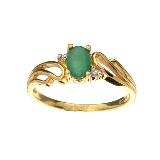 APP: 0.8k Fine Jewelry 10kt. Yellow/White Gold, 0.49CT Green Beryl Emerald And Diamond Ring
