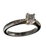 APP: 1.4k 14 kt. White Gold, 0.36CT Round Cut Diamond Ring