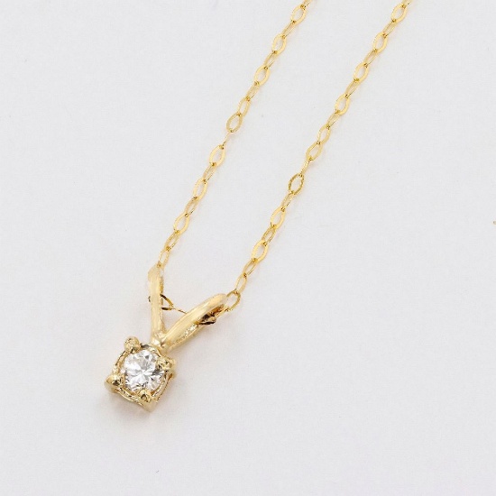 Gorgeous 14KT Yellow Gold 0.15CT Diamond Pendant with Chain -Great Investment or Gift