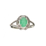 0.96CT Oval Cut Green Emerald And Sterling Silver Ring