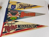 *3 PENNANTS